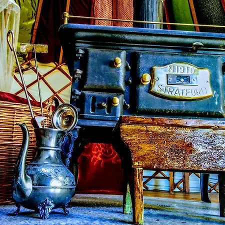 Star Gazing Luxury Yurt Above Beautiful River, Off Grid Glamping Vale do Barco