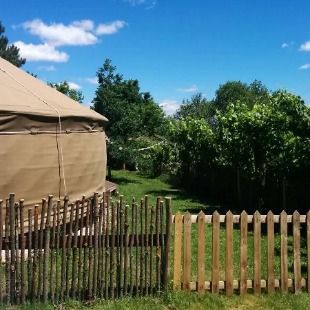 Glamping Star Gazing Luxury Yurt Above Beautiful River, Off Grid Vale do Barco