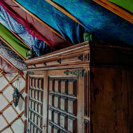 Star Gazing Luxury Yurt Above Beautiful River, Off Grid Lyxtält *