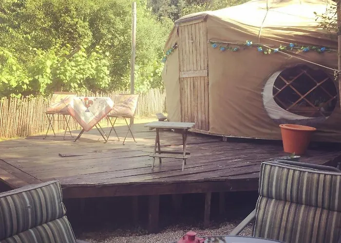 Star Gazing Luxury Yurt Above Beautiful River, Off Grid Lyxtält