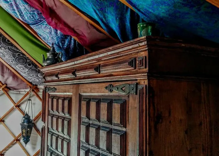 Star Gazing Luxury Yurt Above Beautiful River, Off Grid Lyxtält *